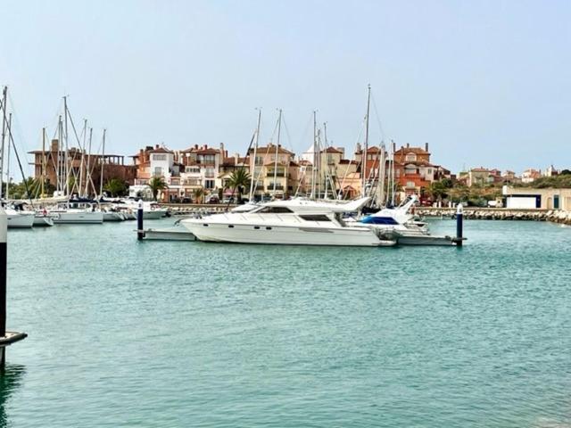 Gatu Sherry, Junto Puerto Deportivo Y Playa " Preferente Mayores De 25 Anos Y Familias " El Puerto de Santa María Exterior foto
